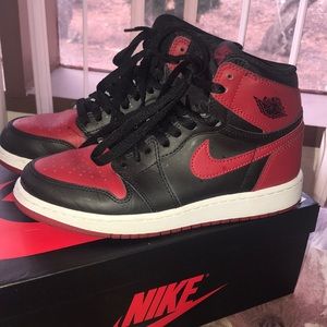 Nike Air Jordan Retro 1 High OG Bred Banned